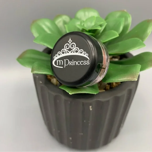 Pretty Petal Pigment - Picture 3 of 3